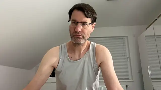 Snapshot of zxzx_cam1 chatting on 12, 5, 2026 zxzx cam1 online show from 12, 5, 2026