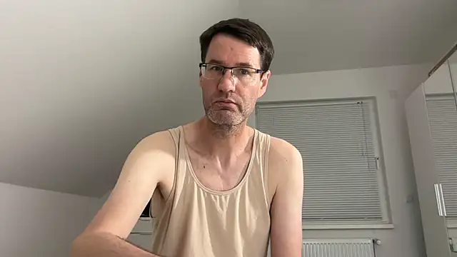 Snapshot of zxzx_cam1 chatting on 3, 7, 2026 zxzx cam1 online show from 3, 7, 2026
