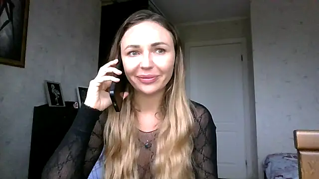 Snapshot of AngelinaLove28 chatting on 24, 10, 2025 AngelinaLove28 online show from 24, 10, 2025