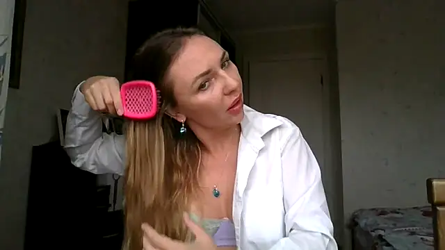 Snapshot of AngelinaLove28 chatting on 4, 11, 2025 AngelinaLove28 online show from 4, 11, 2025