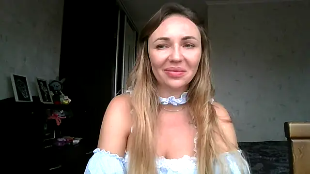 Snapshot of AngelinaLove28 chatting on 11, 11, 2025 AngelinaLove28 online show from 11, 11, 2025