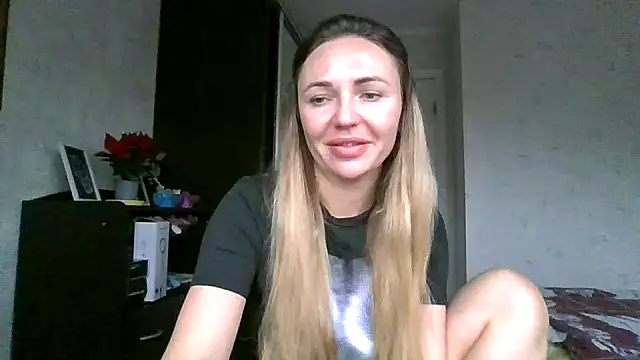 Snapshot of AngelinaLove28 chatting on 30, 11, 2025 AngelinaLove28 online show from 30, 11, 2025