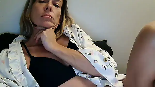 Snapshot of anechka1 chatting on 12, 11, 2025 anechka1 online show from 12, 11, 2025