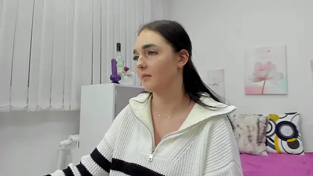 Pretty anniee online show from 4, 2, 2025