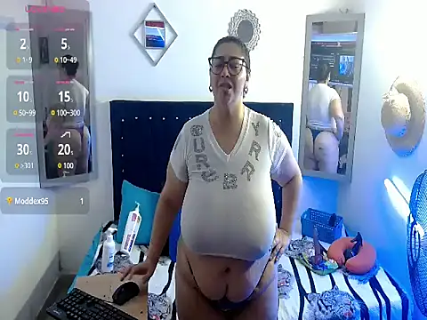 Snapshot of bubis_laru53 chatting on 28, 10, 2025 bubis laru53 online show from 28, 10, 2025