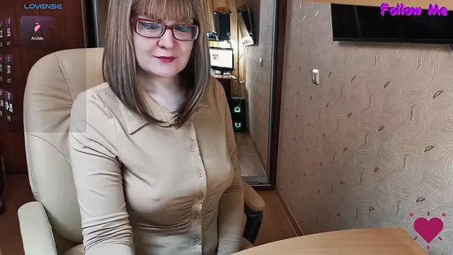 Snapshot of MyLadySkyLuck chatting on 25, 11, 2025 MyLadySkyLuck online show from 25, 11, 2025