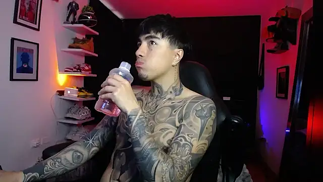 Snapshot of jung_dragon chatting on 13, 10, 2025 jung dragon online show from 13, 10, 2025