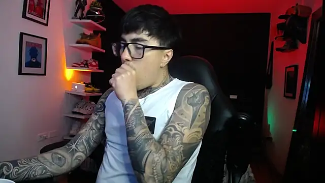 Snapshot of jung_dragon chatting on 16, 10, 2025 jung dragon online show from 16, 10, 2025