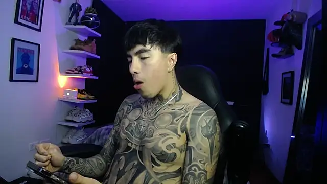 Snapshot of jung_dragon chatting on 19, 10, 2025 jung dragon online show from 19, 10, 2025