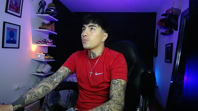 Snapshot of jung_dragon chatting on 22, 10, 2025 jung dragon online show from 22, 10, 2025