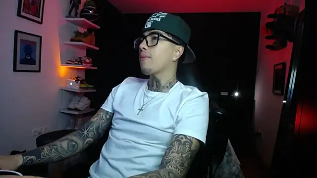 Snapshot of jung_dragon chatting on 27, 10, 2025 jung dragon online show from 27, 10, 2025