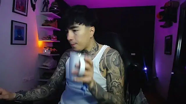 Snapshot of jung_dragon chatting on 21, 11, 2025 jung dragon online show from 21, 11, 2025