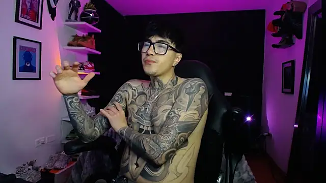 Snapshot of jung_dragon chatting on 22, 11, 2025 jung dragon online show from 22, 11, 2025