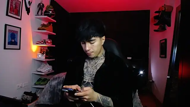 Snapshot of jung_dragon chatting on 25, 11, 2025 jung dragon online show from 25, 11, 2025