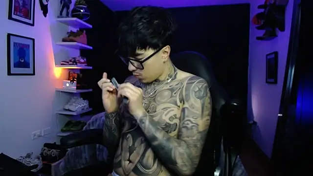 Snapshot of jung_dragon chatting on 27, 11, 2025 jung dragon online show from 27, 11, 2025