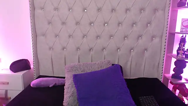 Snapshot of Abril_Squirt chatting on 7, 12, 2024 Abril Squirt online show from 7, 12, 2024