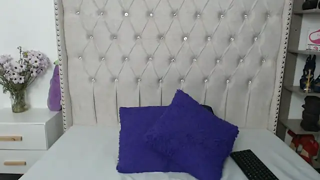 Snapshot of Abril_Squirt chatting on 11, 12, 2024 Abril Squirt online show from 11, 12, 2024