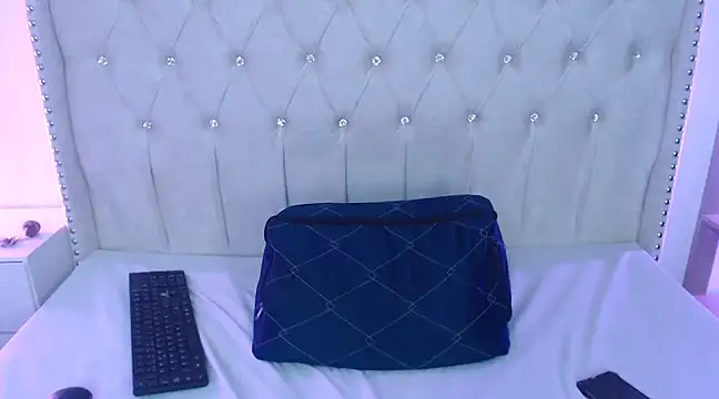Snapshot of Abril_Squirt chatting on 2, 3, 2025 Abril Squirt online show from 2, 3, 2025