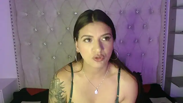 Snapshot of Abril_Squirt chatting on 30, 9, 2025 Abril Squirt online show from 30, 9, 2025
