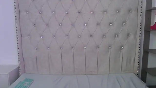 Abril Squirt online show from 9, 1, 2026