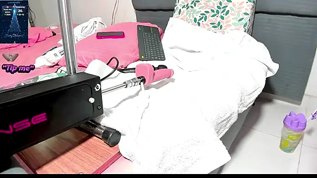 Snapshot of blondeb201 chatting on 31, 12, 2024 blondeb201 online show from 31, 12, 2024