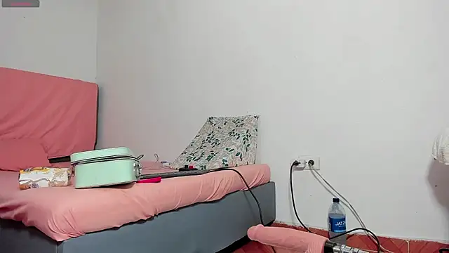 Snapshot of blondeb201 chatting on 10, 3, 2025 blondeb201 online show from 10, 3, 2025