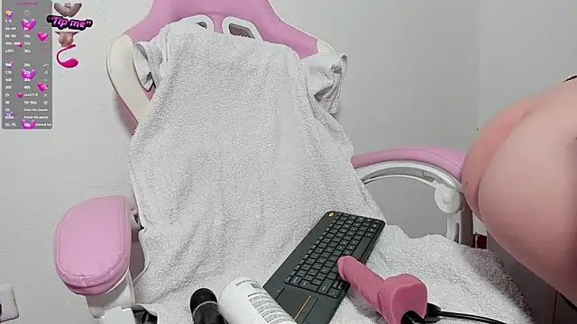 Snapshot of blondeb201 chatting on 16, 3, 2025 blondeb201 online show from 16, 3, 2025