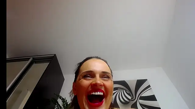 Snapshot of hugebobbs chatting on 6, 1, 2025 hugebobbs online show from 6, 1, 2025