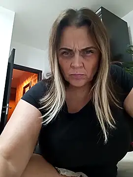 Snapshot of hugebobbs chatting on 17, 9, 2025 hugebobbs online show from 17, 9, 2025