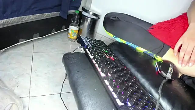 Snapshot of guy_master chatting on 6, 12, 2024 guy master online show from 6, 12, 2024