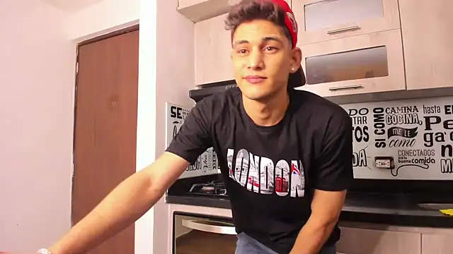 Snapshot of guy_master chatting on 6, 1, 2025 guy master online show from 6, 1, 2025