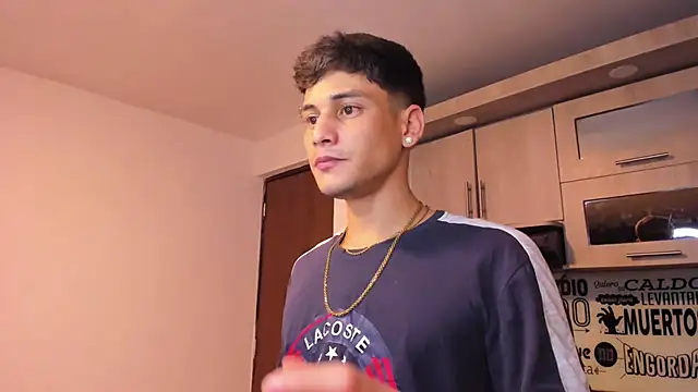 Snapshot of guy_master chatting on 8, 1, 2025 guy master online show from 8, 1, 2025