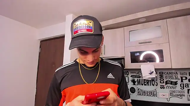 Snapshot of guy_master chatting on 11, 1, 2025 guy master online show from 11, 1, 2025