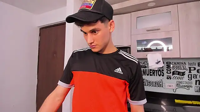 Snapshot of guy_master chatting on 11, 1, 2025 guy master online show from 11, 1, 2025