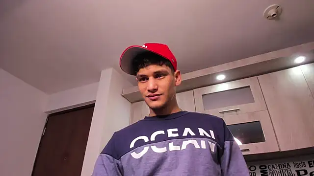 Snapshot of guy_master chatting on 12, 1, 2025 guy master online show from 12, 1, 2025