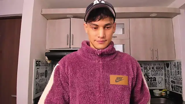 Snapshot of guy_master chatting on 13, 1, 2025 guy master online show from 13, 1, 2025