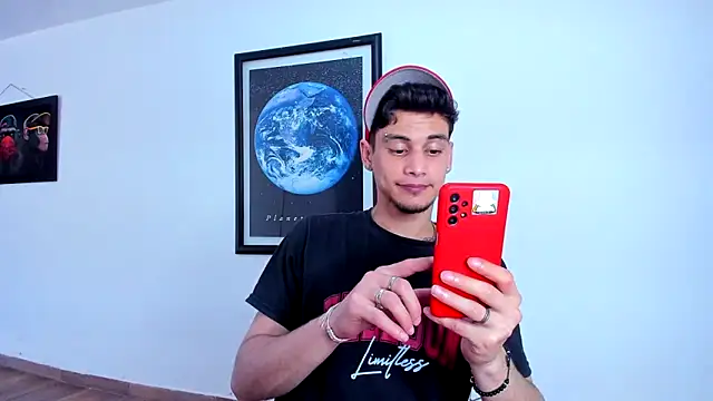 Snapshot of guy_master chatting on 29, 1, 2025 guy master online show from 29, 1, 2025