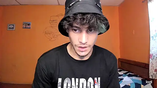 Snapshot of guy_master chatting on 16, 10, 2025 guy master online show from 16, 10, 2025