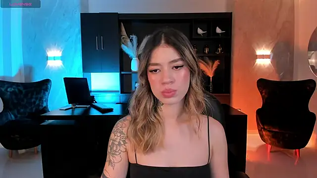 ViolettHansson online show from 2, 10, 2025