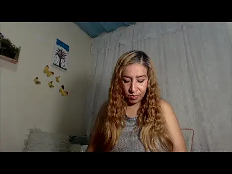 Snapshot of sharloth_x18 chatting on 2, 11, 2025 sharloth x18 online show from 2, 11, 2025