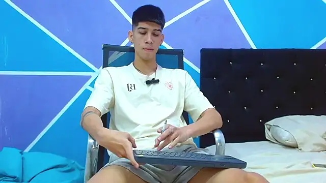 Snapshot of jhony-sex chatting on 3, 2, 2025 jhony-sex online show from 3, 2, 2025