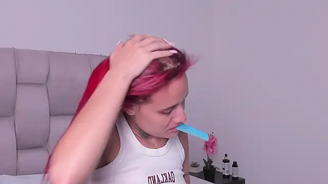 Susan-Sweet-7 online show from 15, 3, 2025