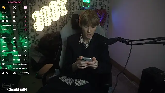 Snapshot of twinkben chatting on 25, 9, 2025 twinkben online show from 25, 9, 2025