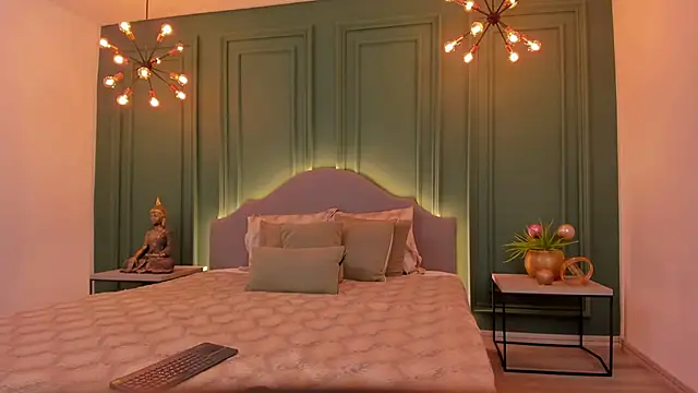 Snapshot of IrisBaker chatting on 15, 12, 2024 IrisBaker online show from 15, 12, 2024