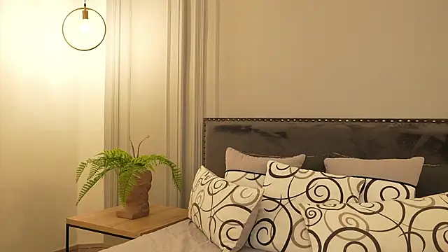 Snapshot of IrisBaker chatting on 13, 11, 2025 IrisBaker online show from 13, 11, 2025