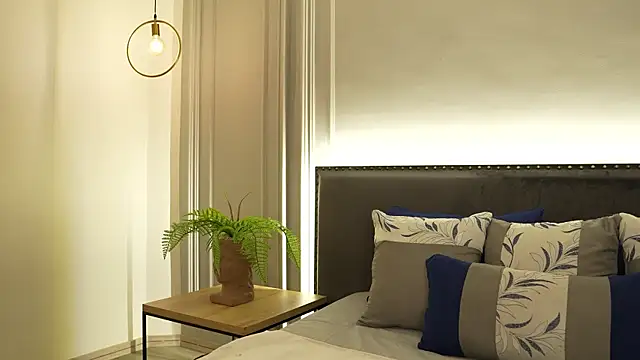 IrisBaker online show from 9, 2, 2026