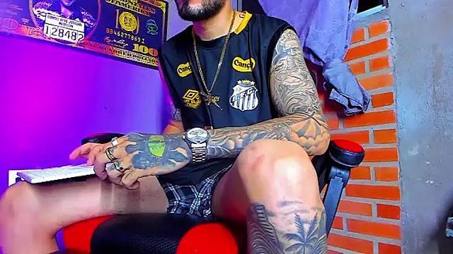 Snapshot of smoker445 chatting on 18, 11, 2025 smoker445 online show from 18, 11, 2025