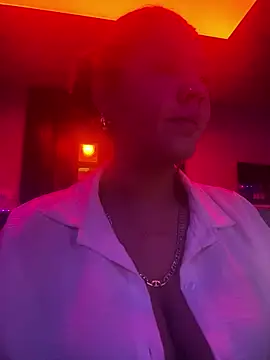 Snapshot of andreinitahg chatting on 19, 12, 2024 andreinitahg online show from 19, 12, 2024