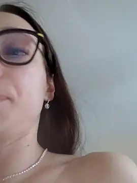 Milky flexy cat online show from 28, 2, 2025