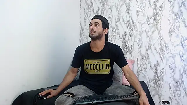 Snapshot of Moon_and_aaron chatting on 22, 2, 2026 Moon and aaron online show from 22, 2, 2026